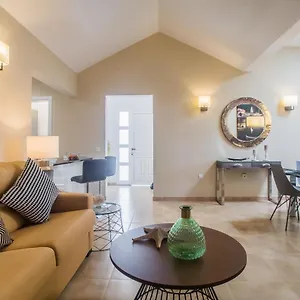https://villa-jaira.puertodelcarmen-hotels.org